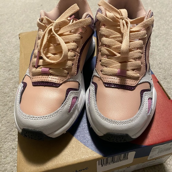 Champion running shoes - Picture 2 of 6